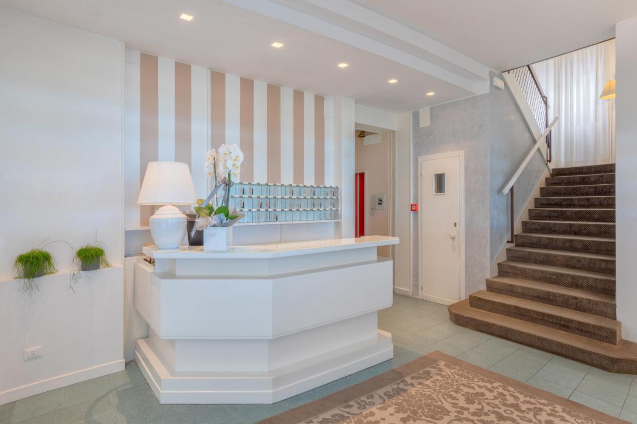 Hotel Sanremo 3*